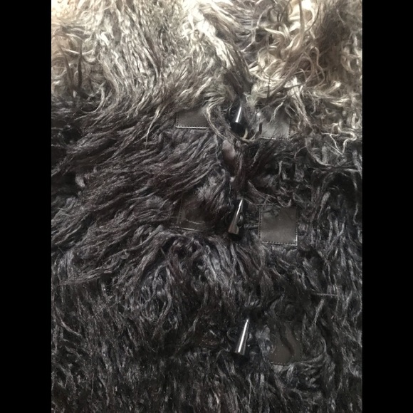 Coco Colette | faux fur vest - Picture 3 of 5